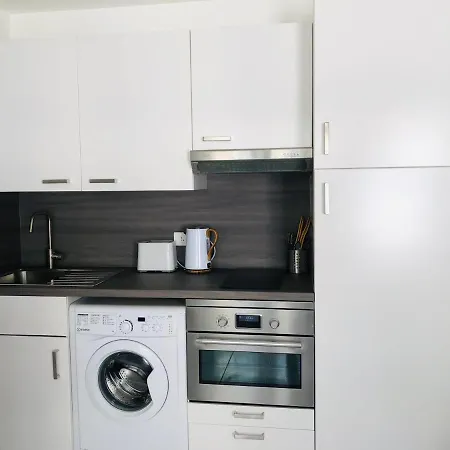 Studio Lumineux Terrasse + Parking Au Coeur Du Port De Nice شقة